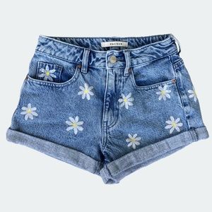PacSun eco daisy light blue mom shorts size 23